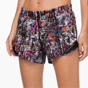 UEC LULULEMON Hotty Hot Short II 2.5" Short Vitalize Multi Black Colorful Sz 6